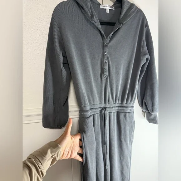 Madden Girl Charcoal Gray Jumpsuit or Romper with hoodie size S - Picture 4 of 6